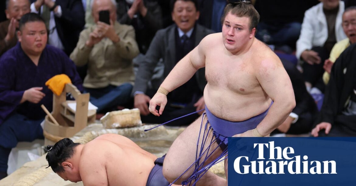 Ukrainian refugee Danylo Yavhusishyn wows Japan to win his country’s first elite sumo title | Sumo wrestling Ukrainian refugee Danylo Yavhusishyn wows Japan to win his country’s first elite sumo title | Sumo wrestling