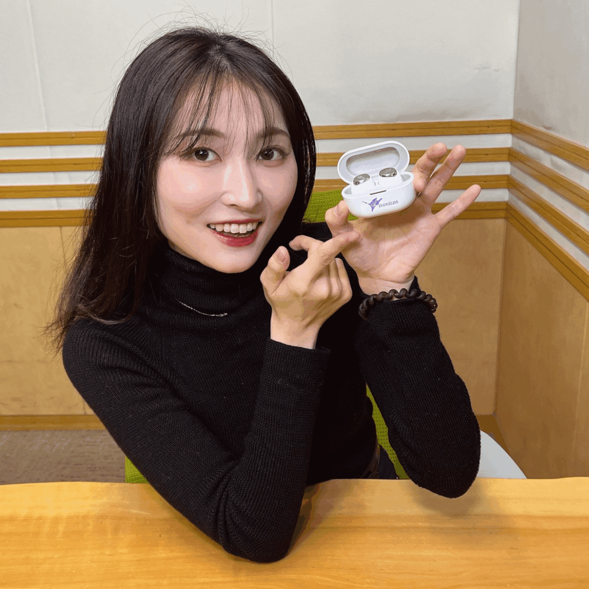 Wakayama Shion from AVIOT Radio