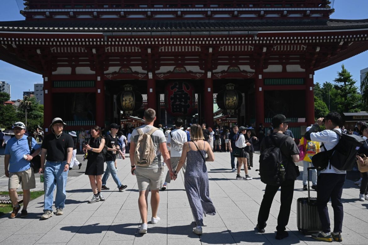 Japan’s April-September current account surplus hits record high Japan's April-September current account surplus hits record high