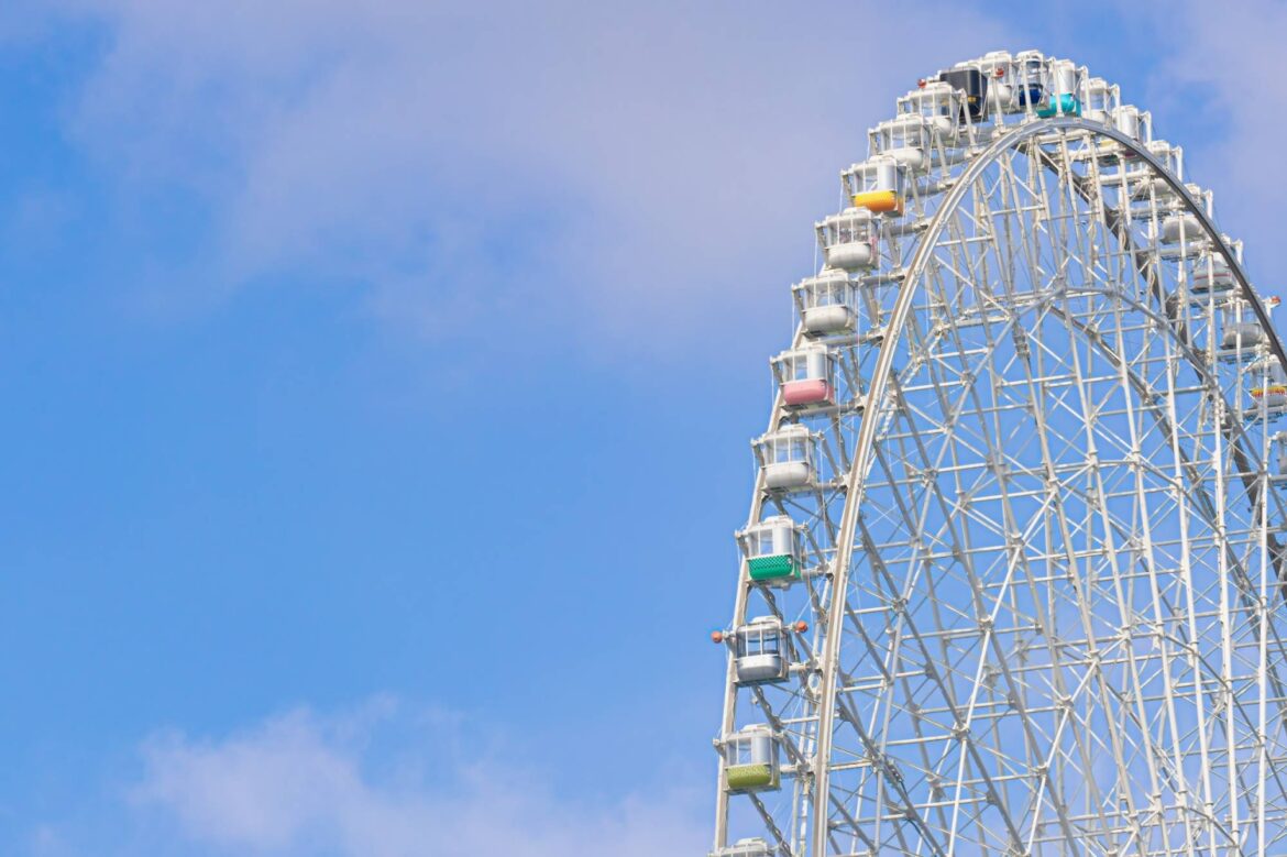 Lightning strike leaves 20 stranded on Japan’s tallest Ferris wheel for hours