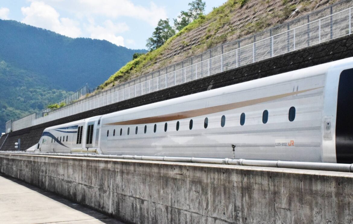 Japan’s maglev is a train to nowhere that continues to wow the crowds