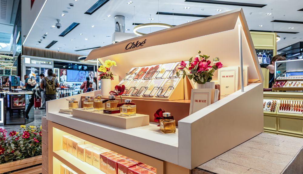 Coty Chloe Bouquiniste pop-up