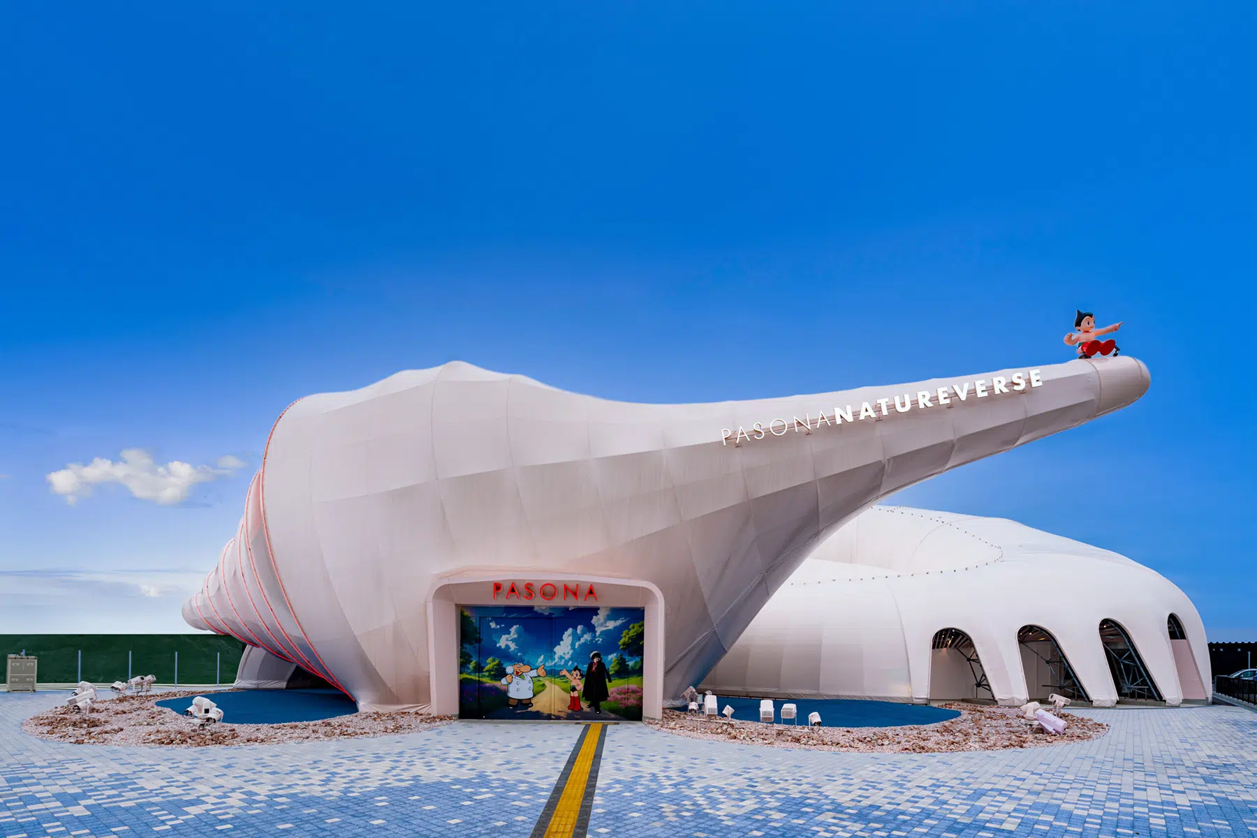 Pasona Natureverse Pavilion at the 2025 Osaka World Expo. The structure resembles a monumental seashell.