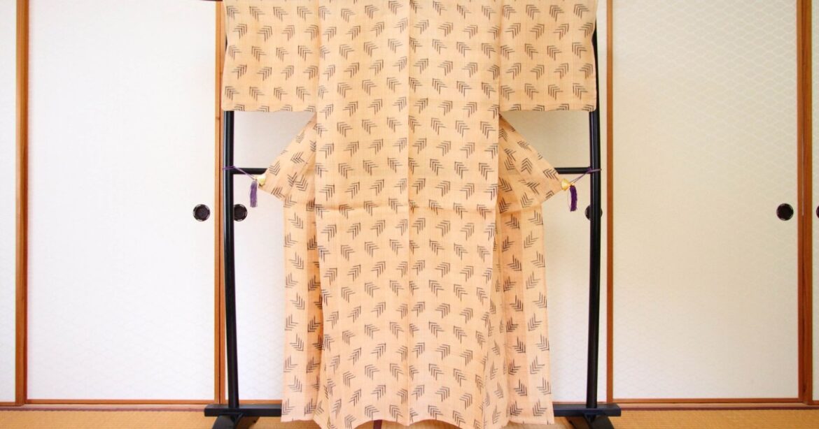 Sustainable Textiles Through Climate-Adapted Crafts