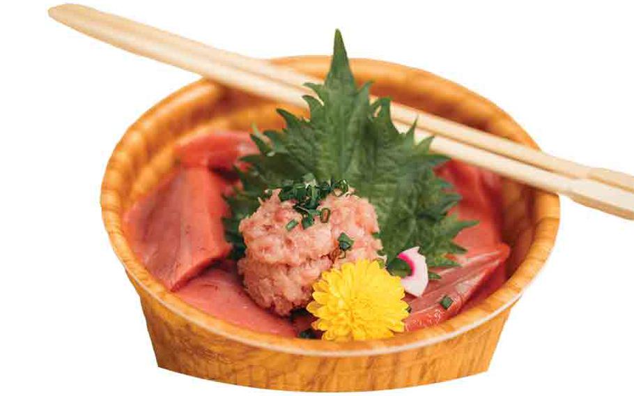 Tuna bowl at Tsukiji Market