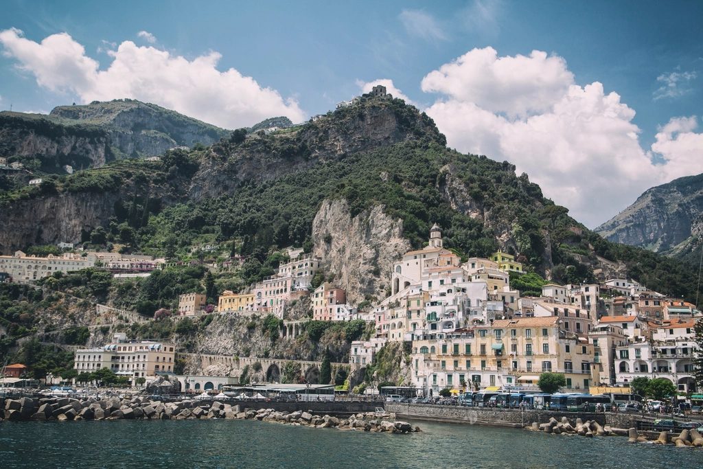 Italy: Art and Nature in Harmony (Image Credits: Rawpixel)