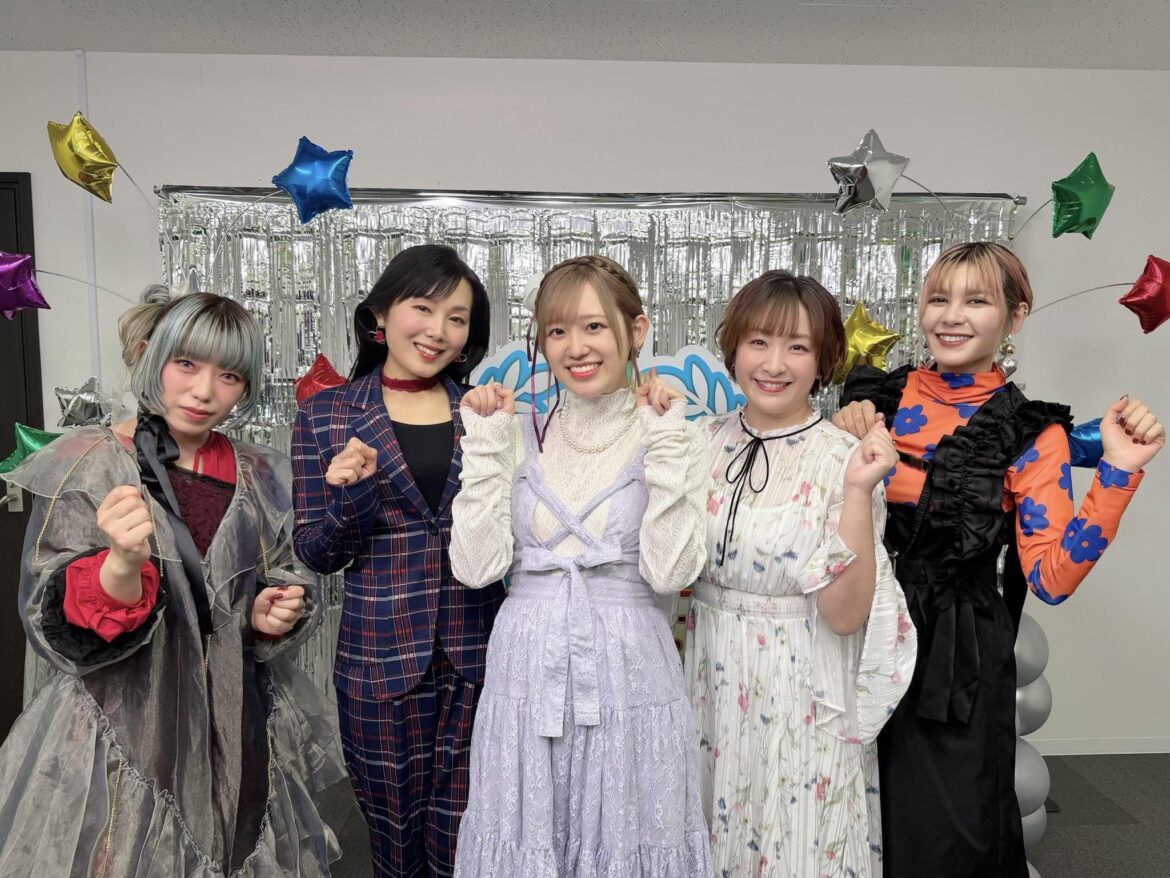 Takahashi Rie (Emilia), Arai Satomi (Beatrice), Ueda Kana (Anastasia), Fairouz Ai (Shaula) and Kihow from MYTH & ROID at the Re:zero season 4 special stage at MF Autumn School Festival