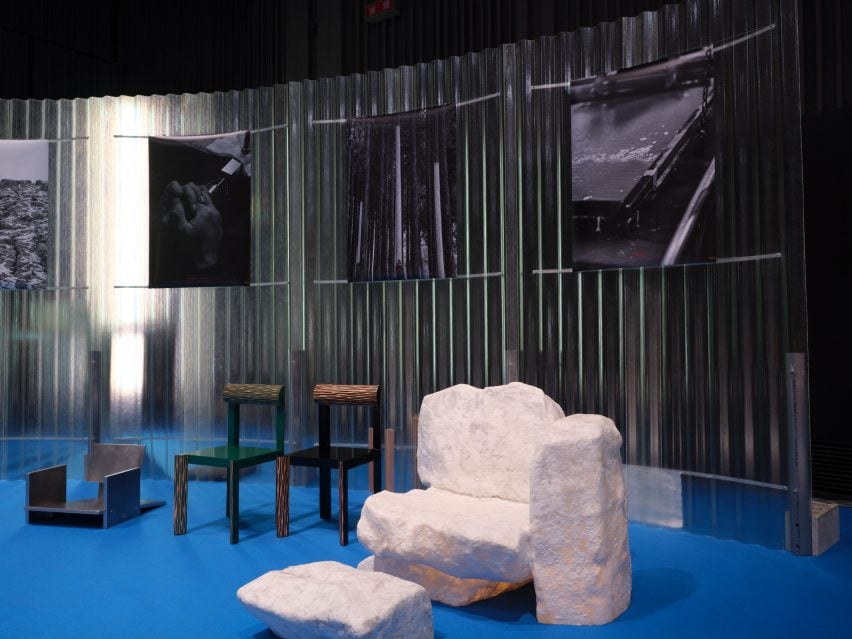 Chairs made from wood and fibre-reinforced plastic