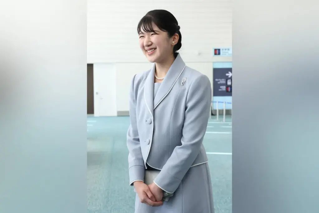 Japan’s Princess Aiko visits Laos on first official trip abroad Japan's Princess Aiko, daughter of Emperor Naruhito and Empress Masako, departing for Laos at Haneda Airport in Tokyo.