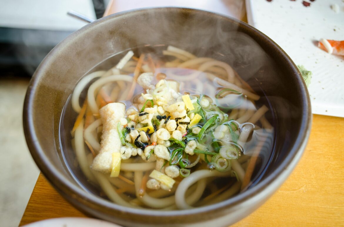 Udon warms the body in the morning.