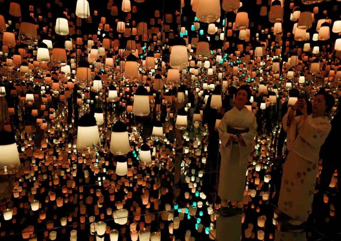 Teamlab Attracts Kyoto Visitors with Immersive Art