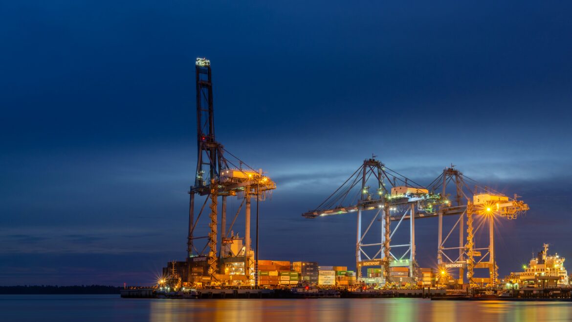 Japan–US container exports fall 8.6% in October