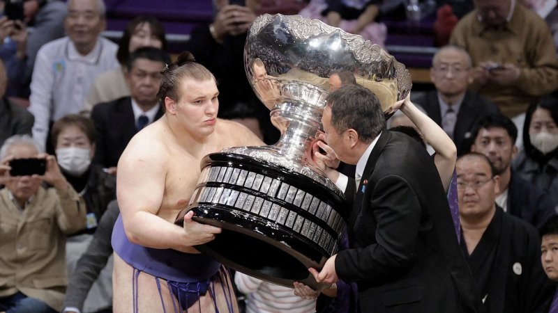 Ukrainian sumo wrestler achieves historic milestone in Japan Ukrainian sumo wrestler achieves historic milestone in Japan
