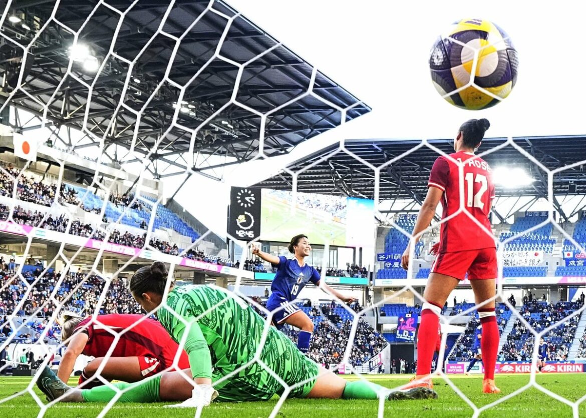 Tanikawa shines as Japan overwhelm Canada in home friendly