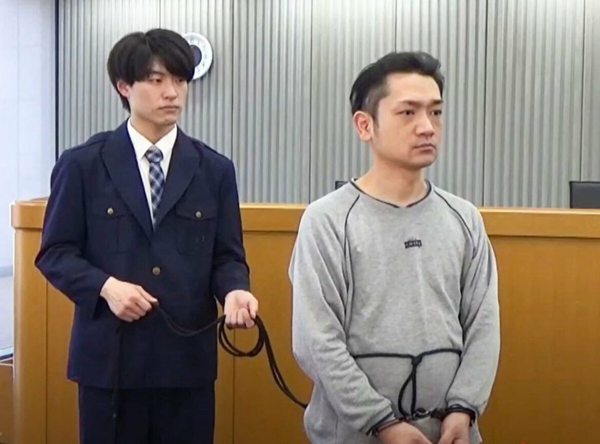 Calls grow in Japan to stop shackling defendants in court Calls grow in Japan to stop shackling defendants in court