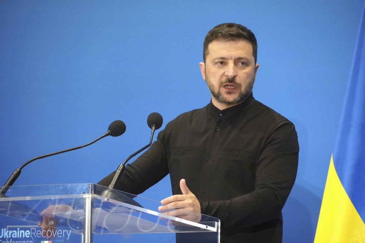 Japan PM Takaichi vows support to Ukraine in 1st phone talks with Zelenskyy Japan PM Takaichi vows support to Ukraine in 1st phone talks with Zelenskyy