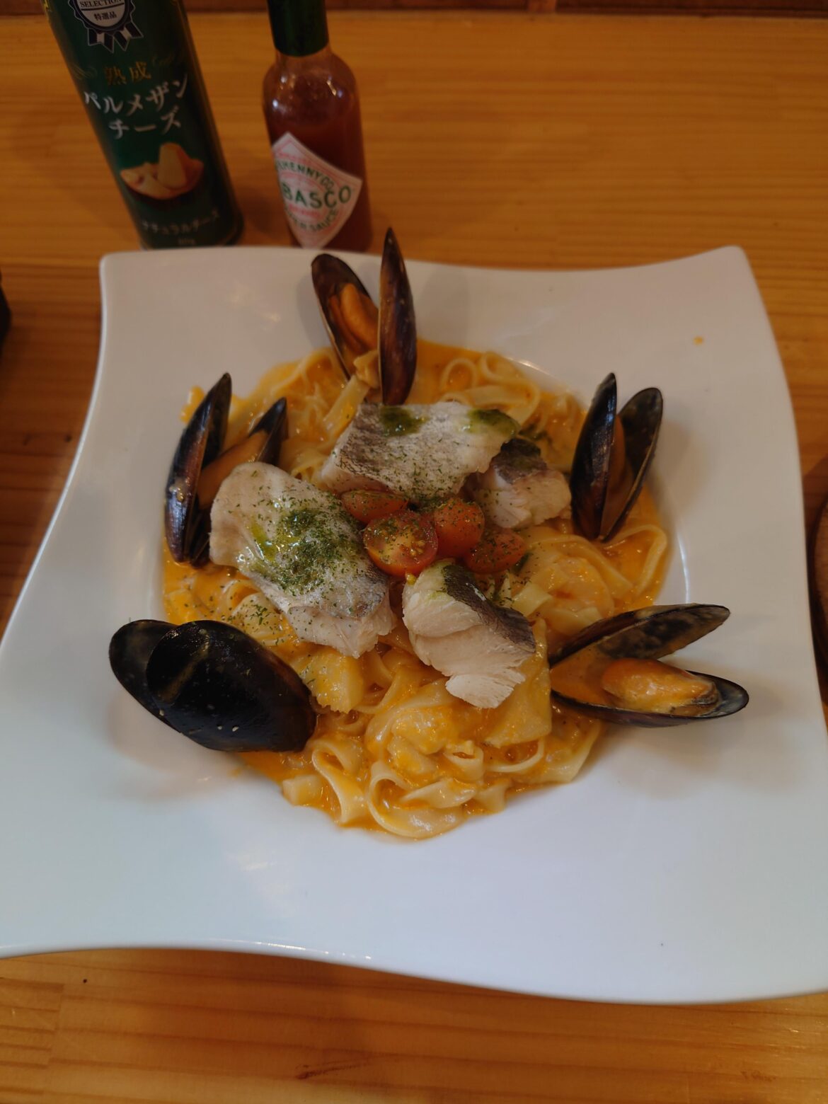 真鱈のワイン煮シーフードパスタ