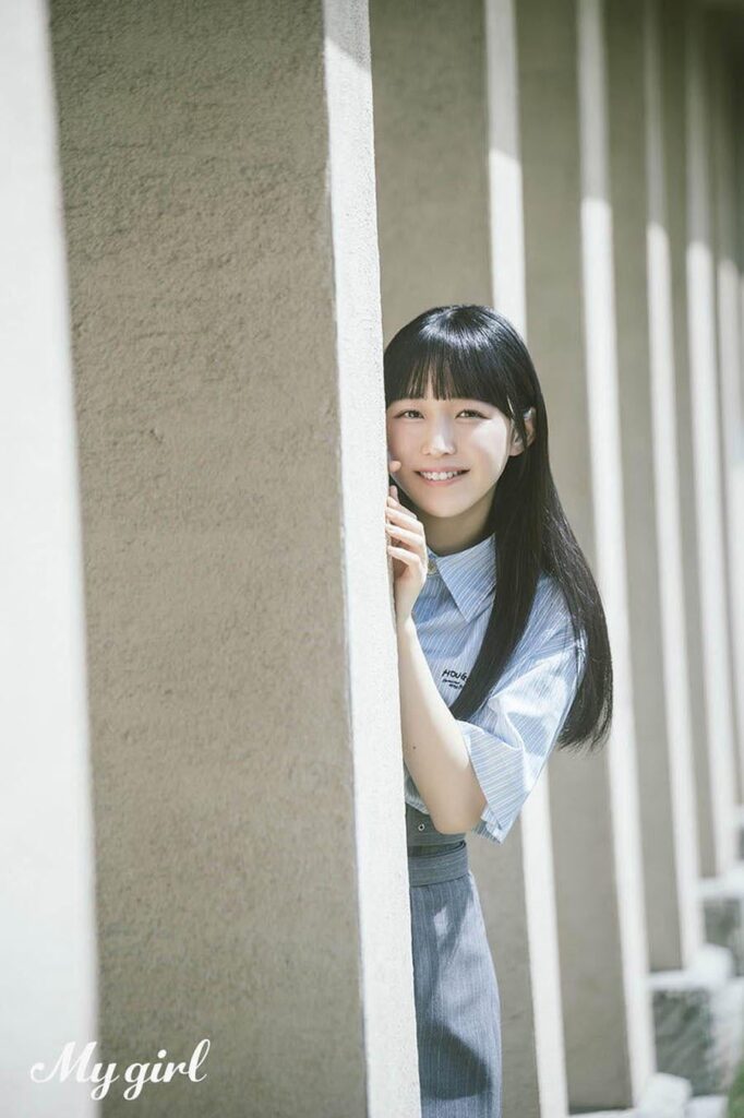 Hina Youmiya peekaboo (from MyGirl #43 extras)