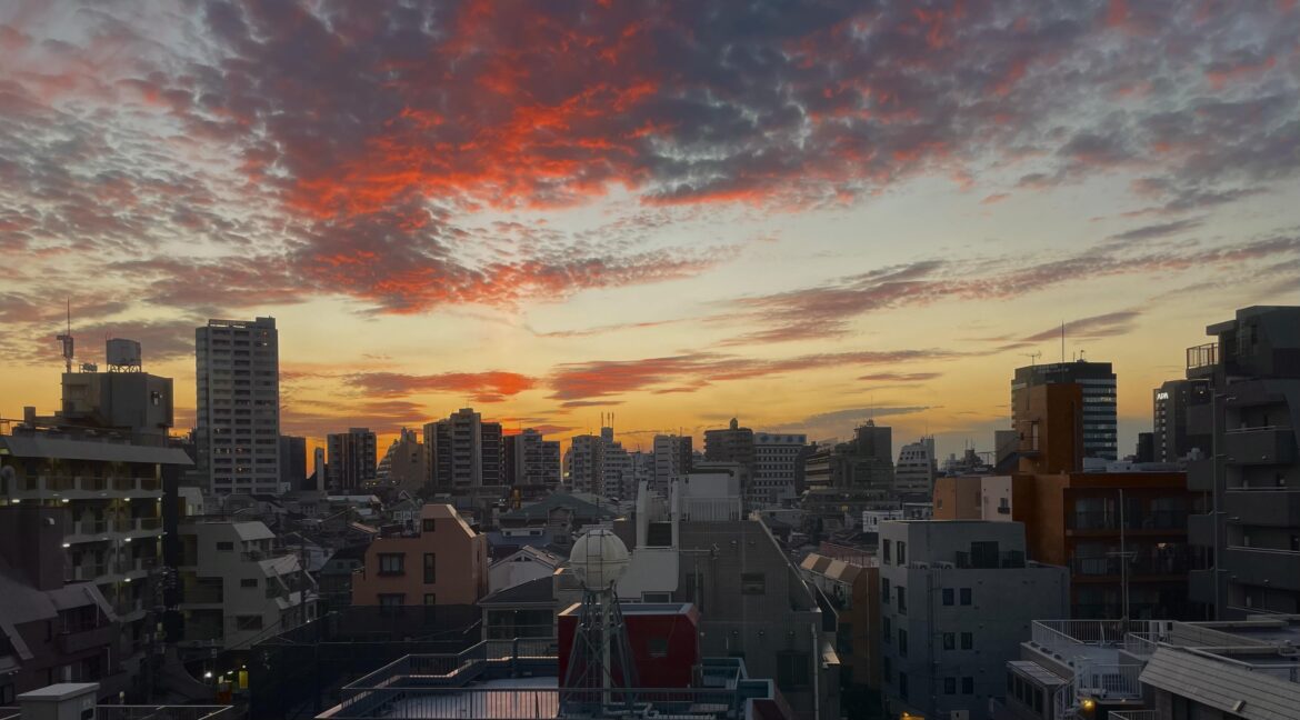 Sunset from my 5F office (2025.11.24)