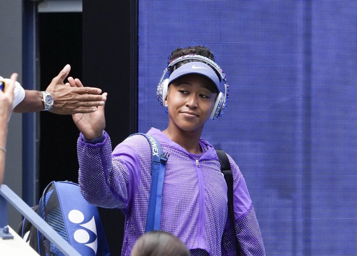 Naomi Osaka Flaunts Her Bejeweled Swimsuit With Taylor Townsend on a Yacht During Off Season ‘Ocean Trap’ Naomi Osaka Flaunts Her Bejeweled Swimsuit With Taylor Townsend on a Yacht During Off Season ‘Ocean Trap’