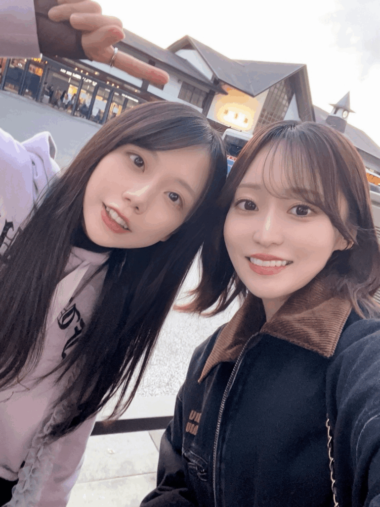 Miura Chiyuki and Ishitobi Erika in Kamakura