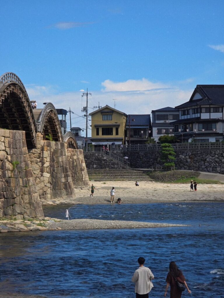Kintai-kyō Bridge in the summer, Nishiki River, Iwakuni City, Yamaguchi Prefecture [OC]