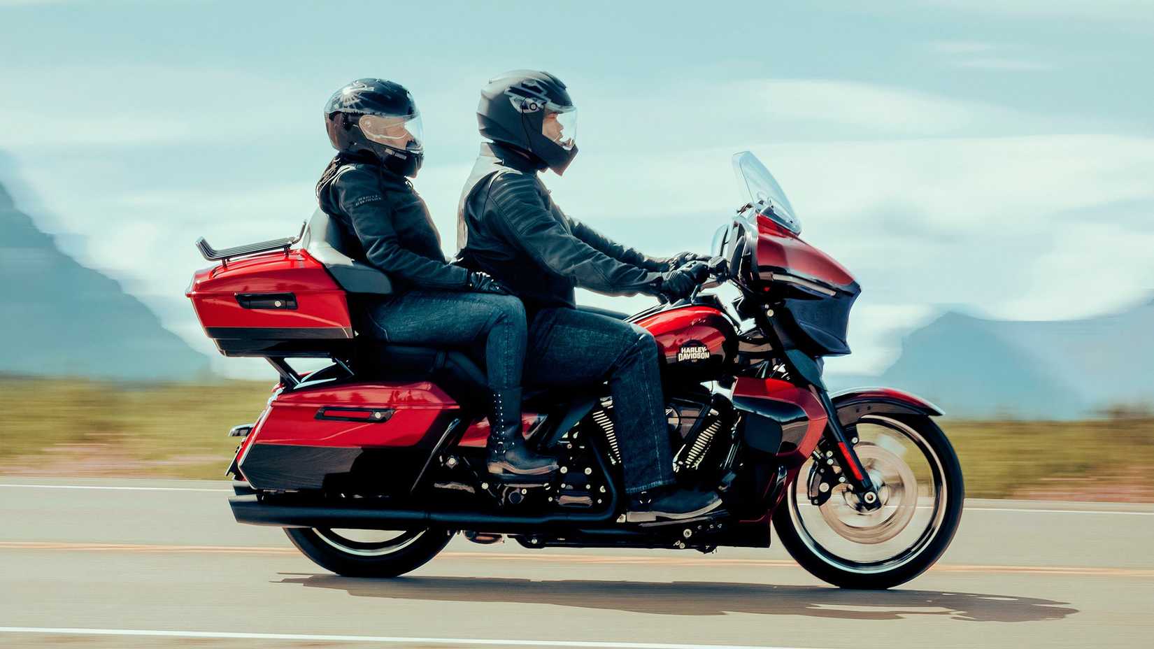 Rider and passenger on a 2025 Harley-Davidson Street Glide Ultra