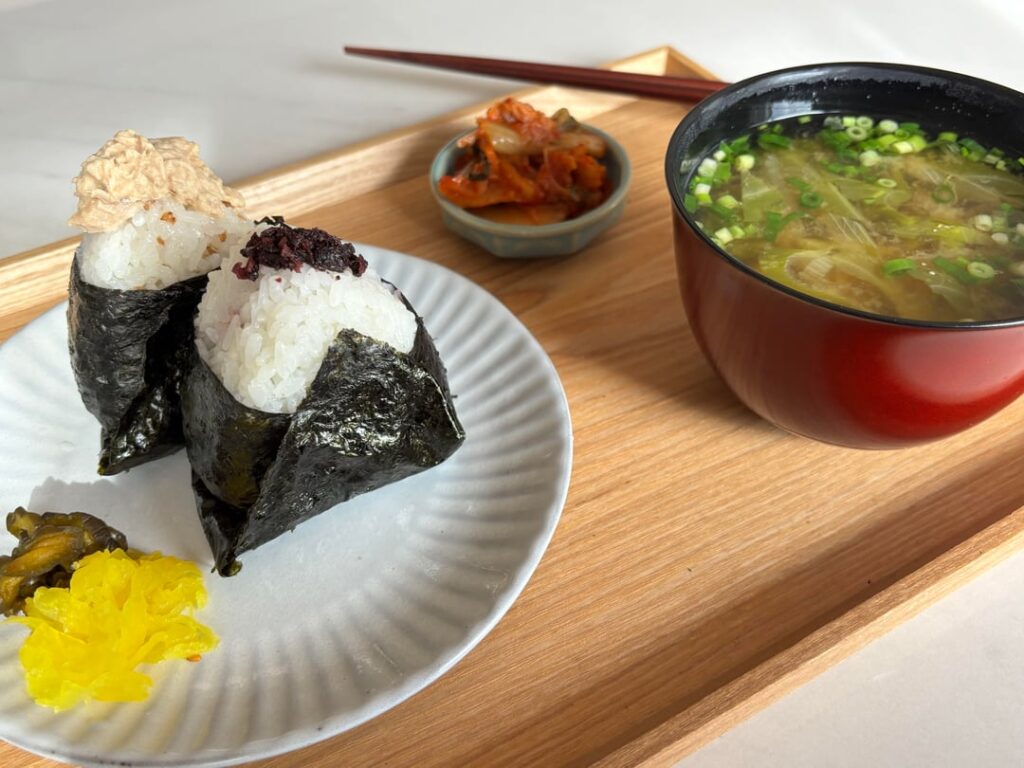 Made some onigiri (umeboshi & tuna mayo) for lunch earlier