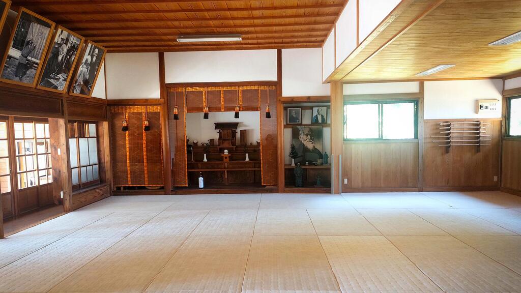 מתחם האימונים - ״הדוגו״. כך הוא נראה מבפנים