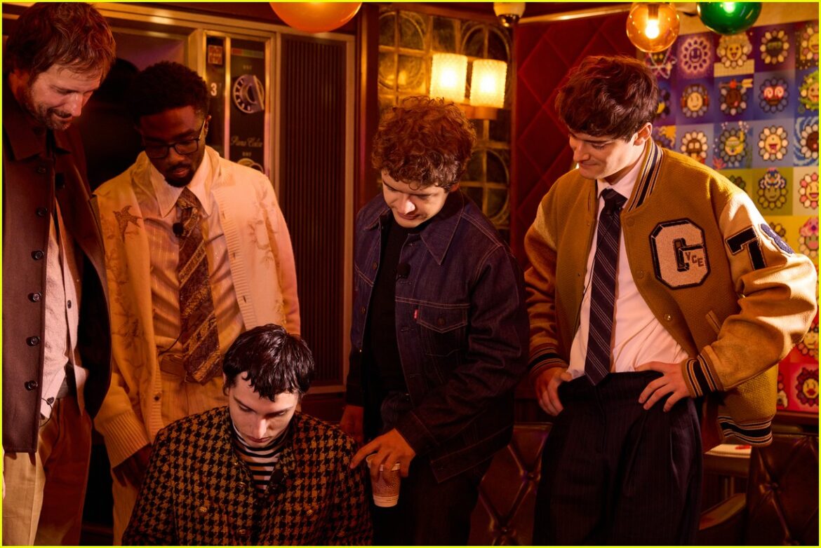 ‘Stranger Things’ Stars Visit Japan for the ‘Tokyo Adventure Tour’ On Their Globe-Trotting Press Tour!: Photo 5244506 | Photos | Just Jared: Celebrity News and Gossip st5 tokyo 395244506