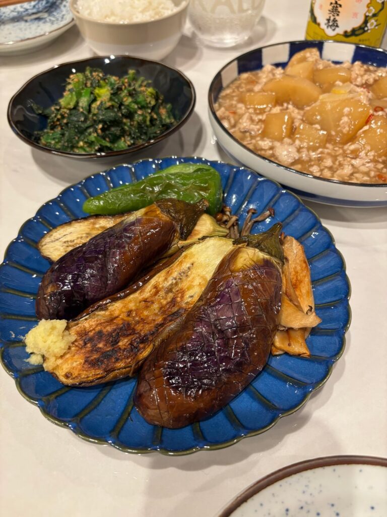 I made some daikon soboro ankake, spinach gomaae, and some grilled vegetables