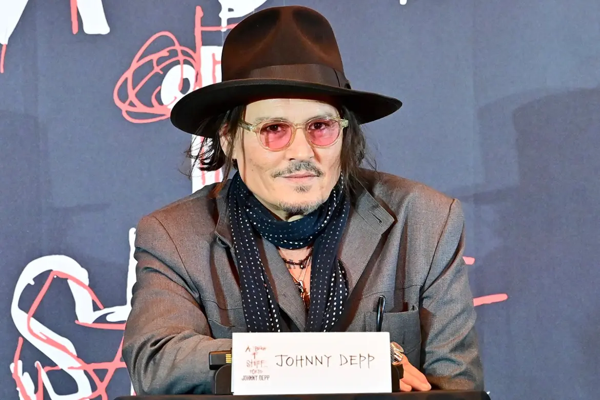 Johnny Depp, on his first visit to Japan in 8 and a half years, remains calm even after a "90-minute delay"... "Japan is a place that values artists"