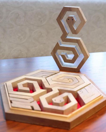 Japanese craftsman produces beautiful and durable bags made of wood