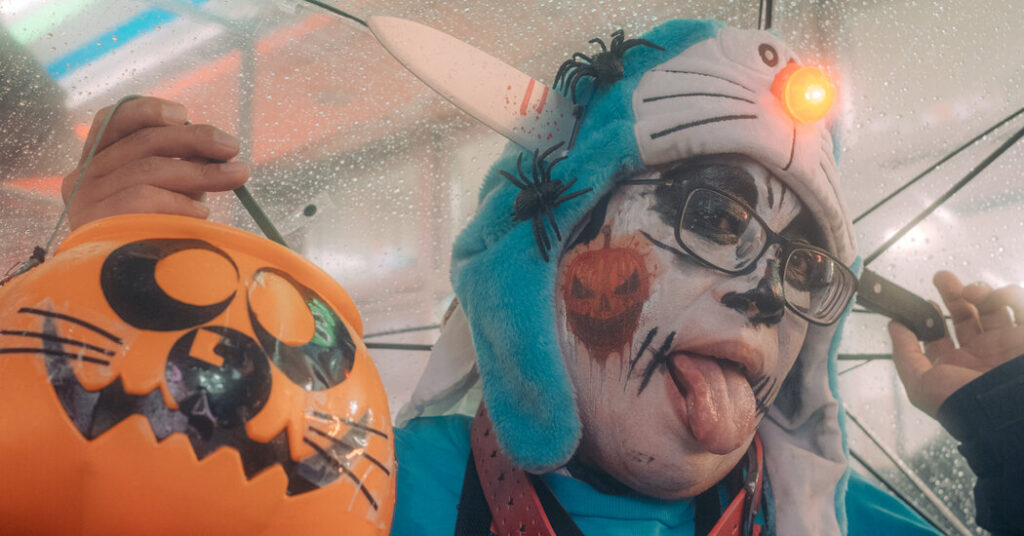 Tokyo’s Halloween Revelers Aren’t Put Off by Rain Tokyo’s Halloween Revelers Aren’t Put Off by Rain