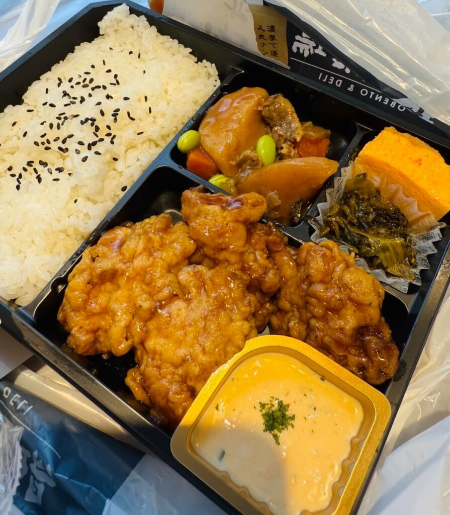 Shinjuku lunch fix 🍱🍢🥟✨