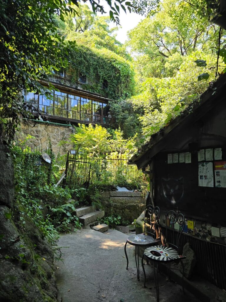 Neko no Hosomichi(Cat Alley) in Onomichi City, Hiroshima Prefecture [OC]
