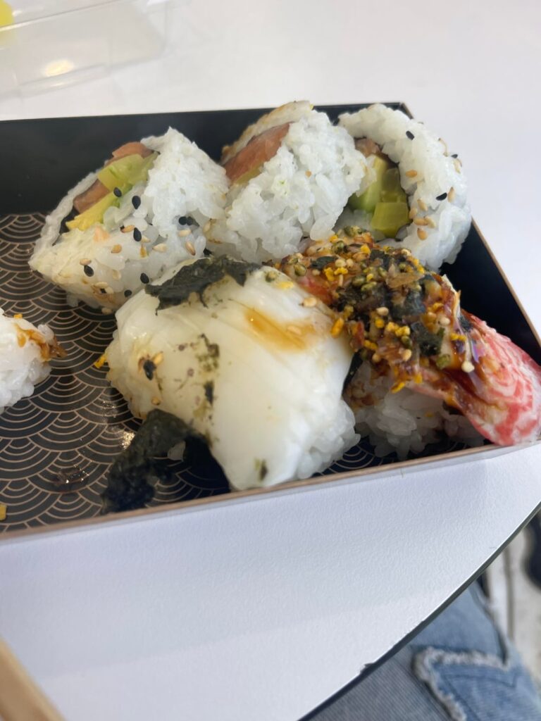 Hey hey, could someone please tell me what this white part of my nigiri was? Hey hey, could someone please tell me what this white part of my nigiri was?