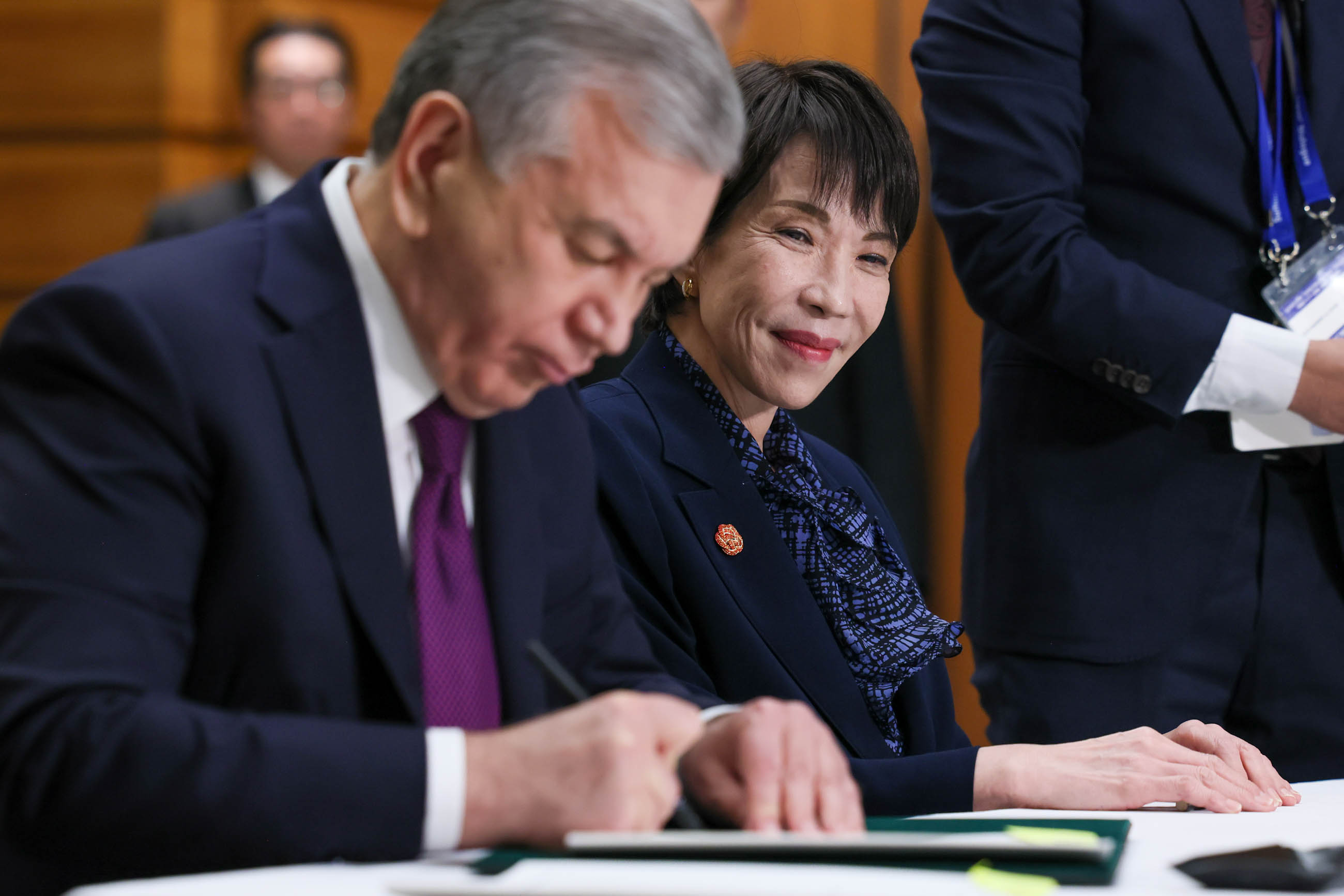 Document signing ceremony (5)