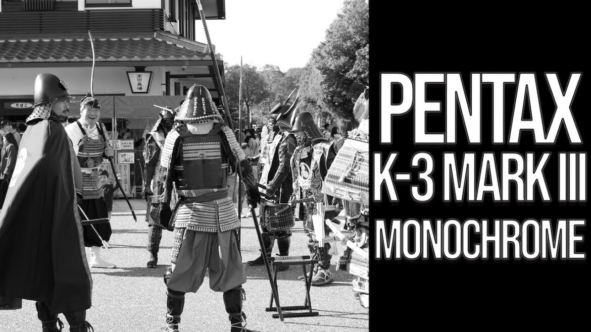 PENTAX K-3 Mark III Monochrome - Street Photography in Himeji ・HD PENTAX-DA 40mmF2.8 Limited ・ JAPAN