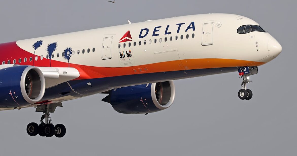 Delta Flight to Detroit Makes Emergency Landing in Japan Delta Flight to Detroit Makes Emergency Landing in Japan