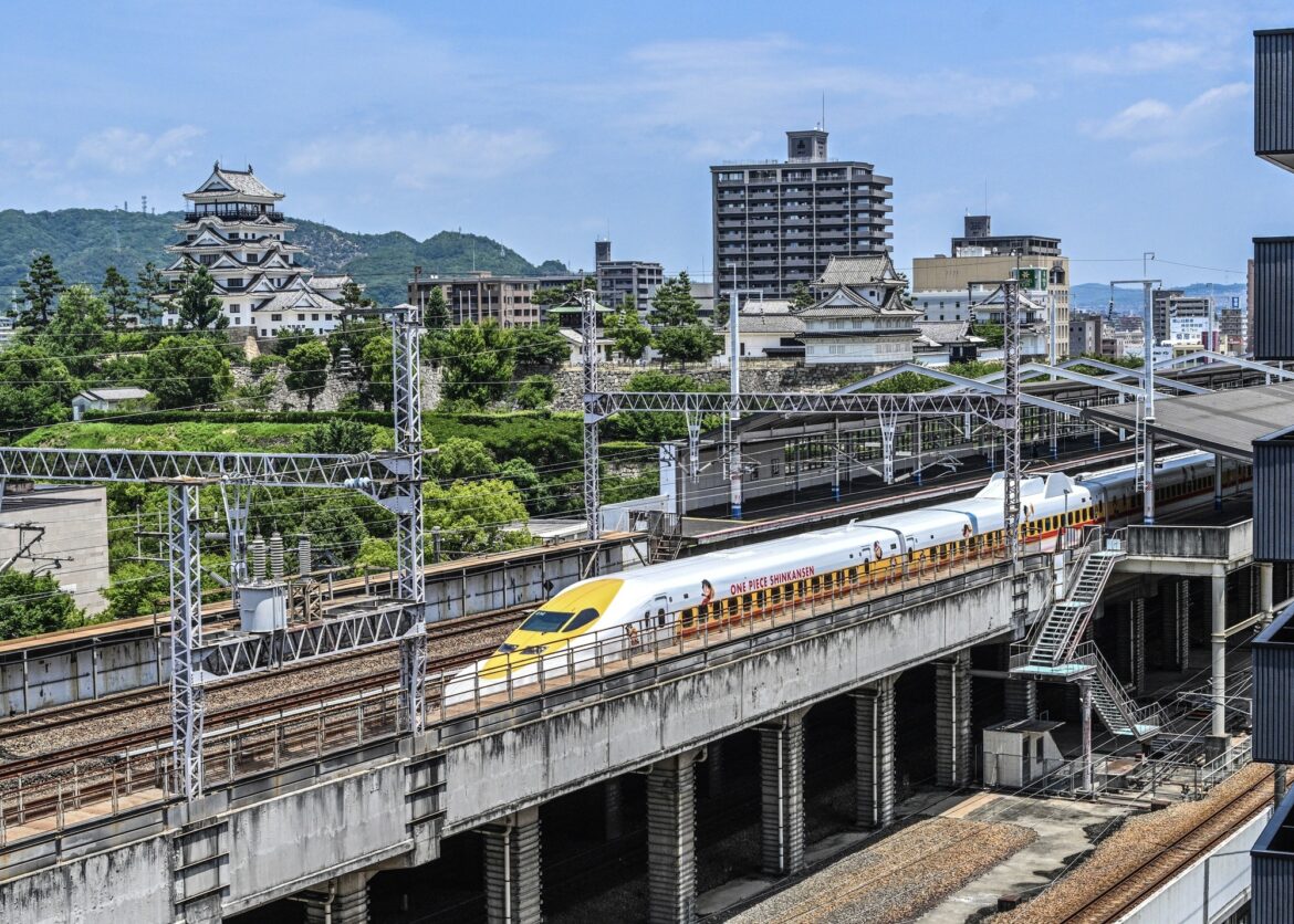 You can now ride the One Piece Shinkansen between Osaka and Hakata You can now ride the One Piece Shinkansen between Osaka and Hakata