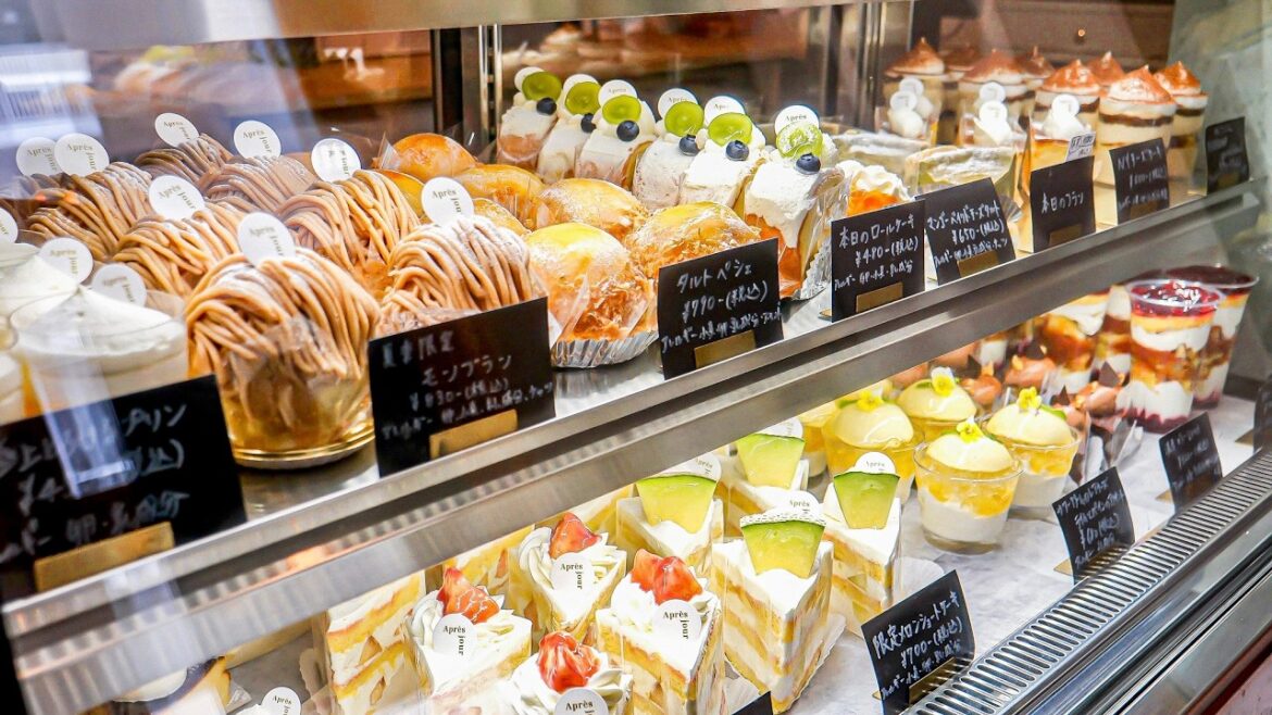 凄腕パティシエが“ひとりで全部”作る20種の創作ケーキに常連マダムが通い続ける理由。 凄腕パティシエが“ひとりで全部”作る20種の創作ケーキに常連マダムが通い続ける理由。