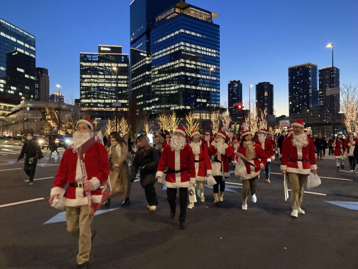 Grand Santa Parade in Umekita | Grand Front Osaka