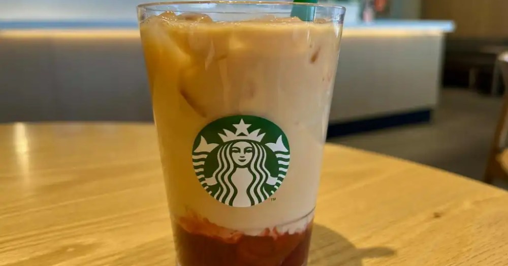 Starbucks Japan quietly slips fans another Christmas present with Joyful Medley Strawberry Milk Tea Starbucks Japan quietly slips fans another Christmas present with Joyful Medley Strawberry Milk Tea