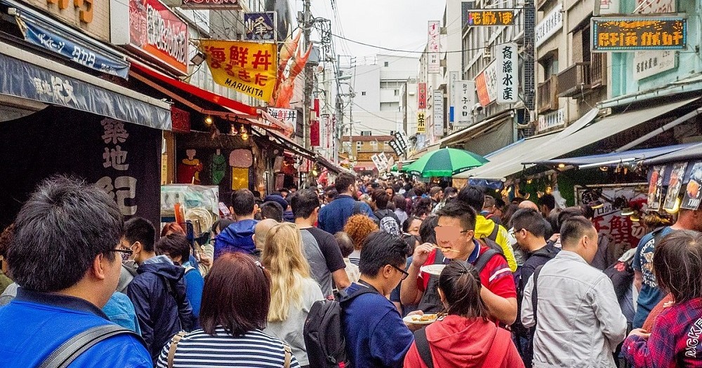 Tokyo’s Tsukiji sushi neighborhood asks tour groups to stay away for the rest of the month Tokyo’s Tsukiji sushi neighborhood asks tour groups to stay away for the rest of the month