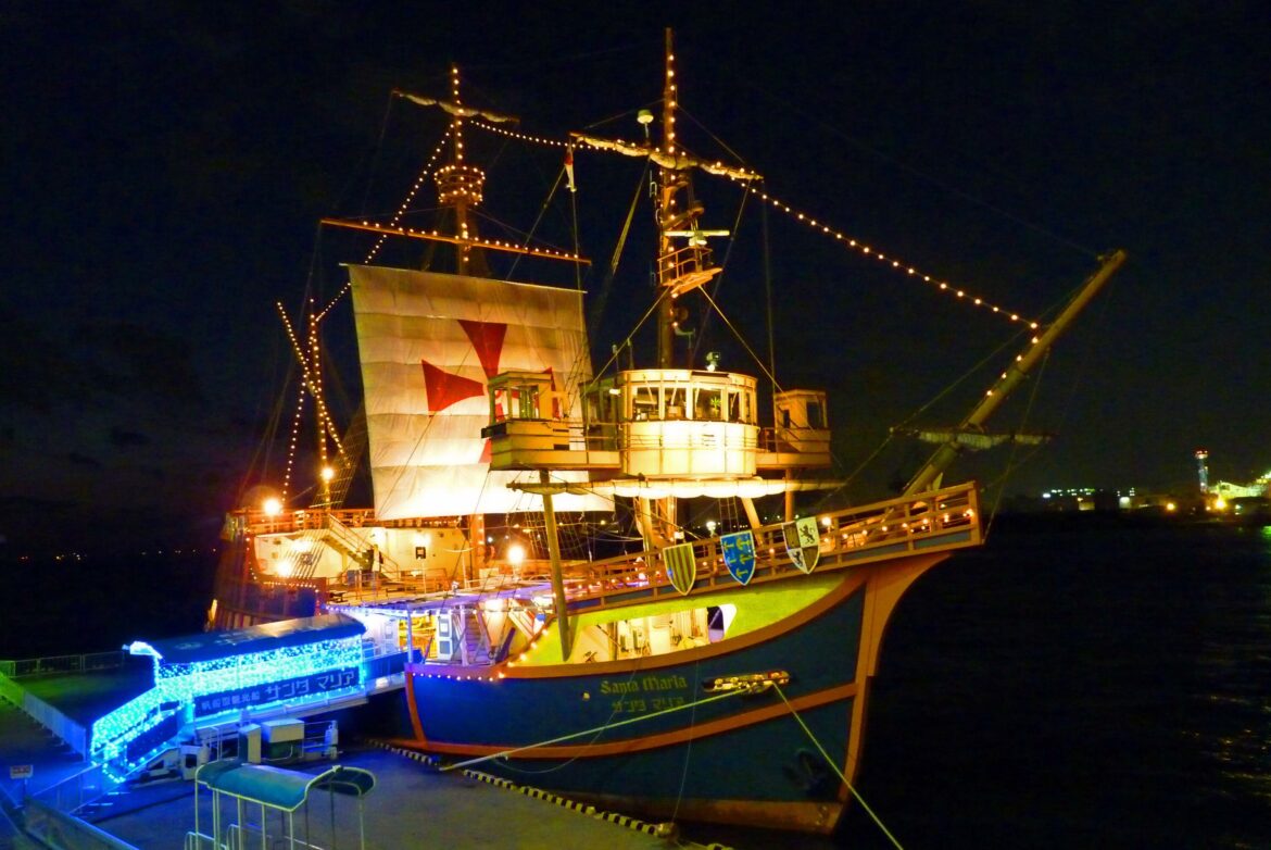 Santa Maria New Year’s Eve Countdown Cruise | Osaka Aquarium Kaiyukan