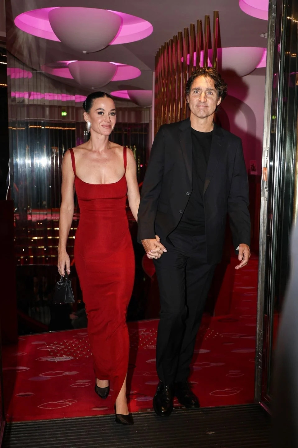 *premium exclusive* paris, france katy perry and canadian prime minister justin trudeau were seen arriving in style at the crazy horse paris for the singer's birthday celebration. the duo turned heads as they entered the iconic venue, joining friends and guests for a glamorous night of festivities. pictured: katy perry, justin trudeau backgrid usa 25 october 2025 byline must read: aissaoui nacer / backgrid usa: +1 310 798 9111 / usasales@backgrid.com uk: +44 208 344 2007 / uksales@backgrid.com *uk clients pictures containing children please pixelate face prior to publication*