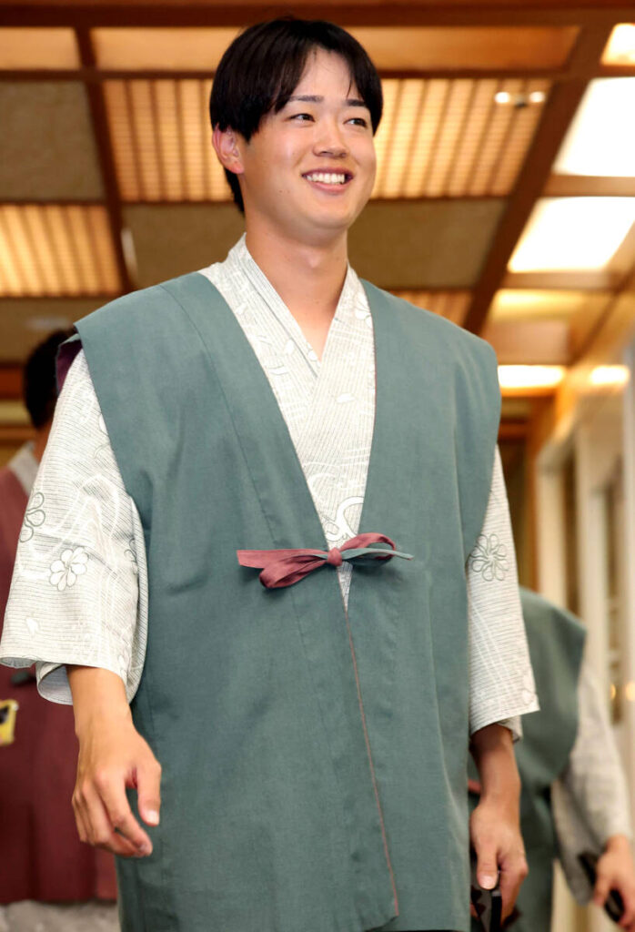 選手会納会に参加する太田椋（カメラ・義村　治子）