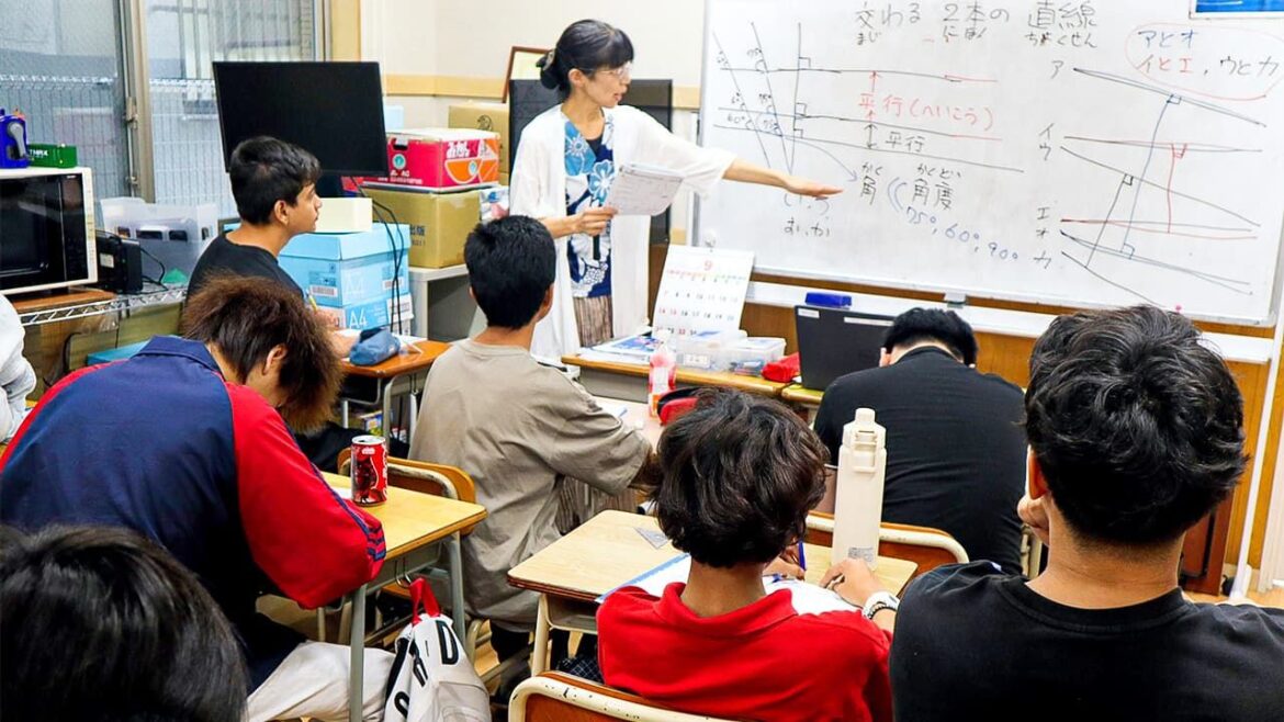 Giving Foreign-Roots Children a Leg Up in School: NPOs Active in Language Education Giving Foreign-Roots Children a Leg Up in School: NPOs Active in Language Education