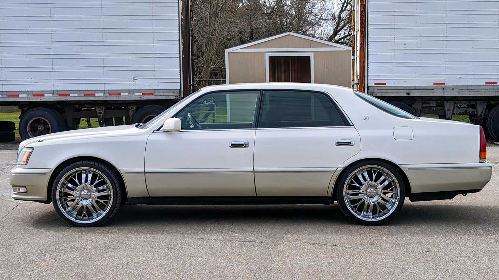 1997 Toyota Crown Majesta